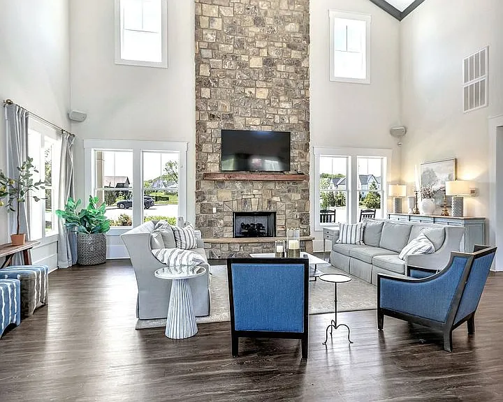 7628 Delancey Dr — Photo 4