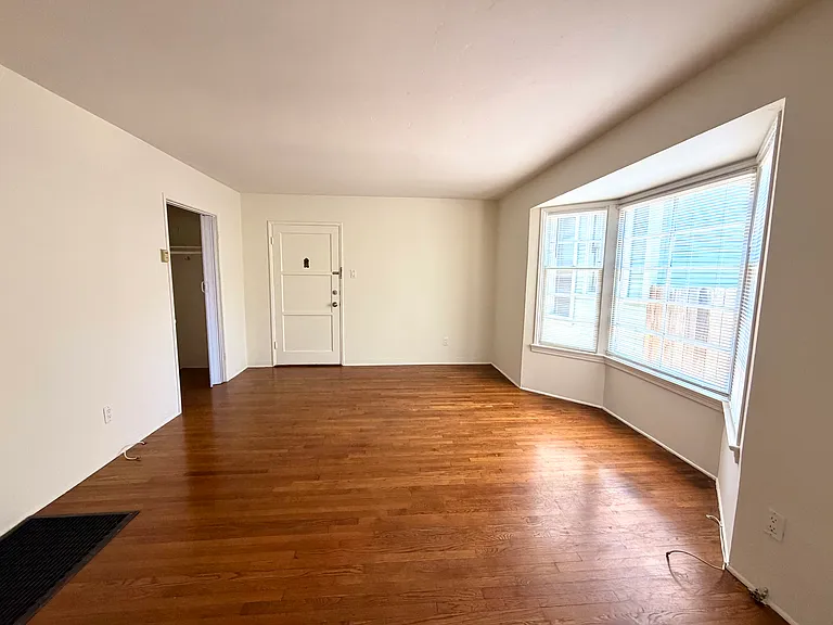 1213 E Ocean Blvd #3 — Photo 8