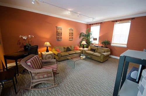 4th image of 683 Hibiscus St