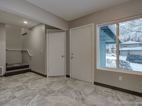 Additional View Entryway