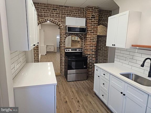 5th image of 253 W Broad St
