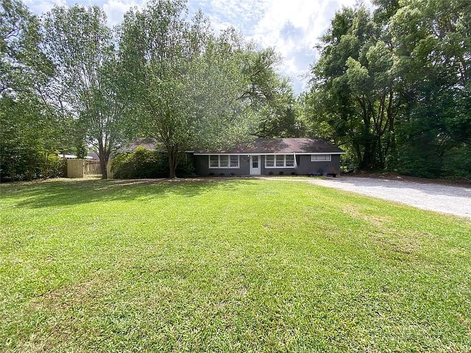 1st image of 617 W Oak Ln
