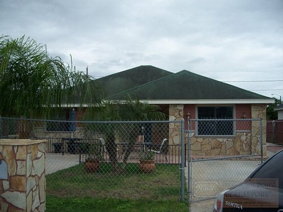 2nd image of 1914 Cancun Dr