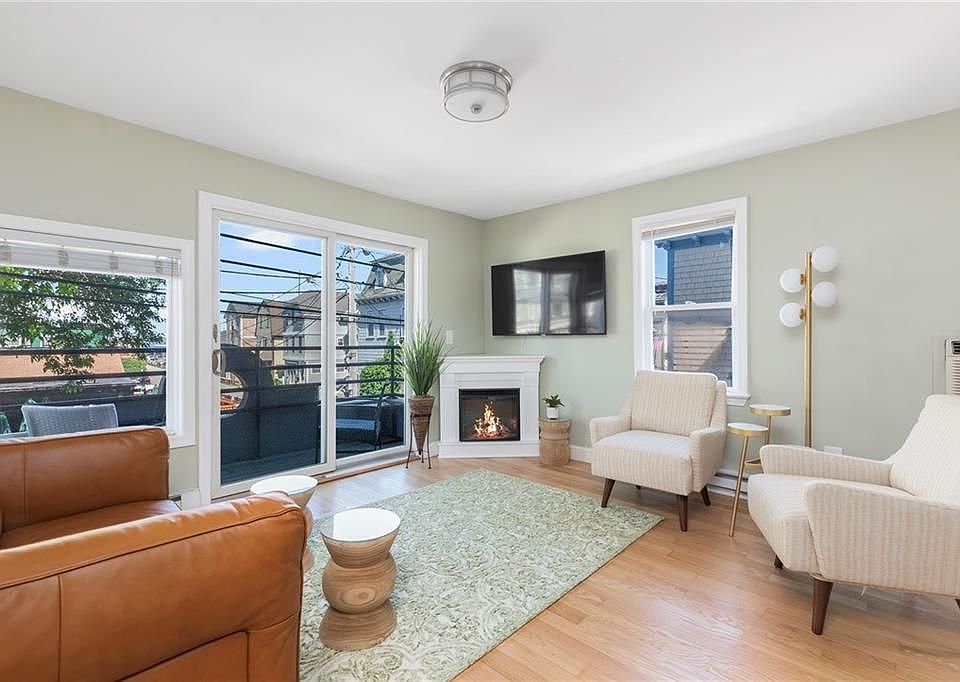1st image of 492 Thames St Unit 2