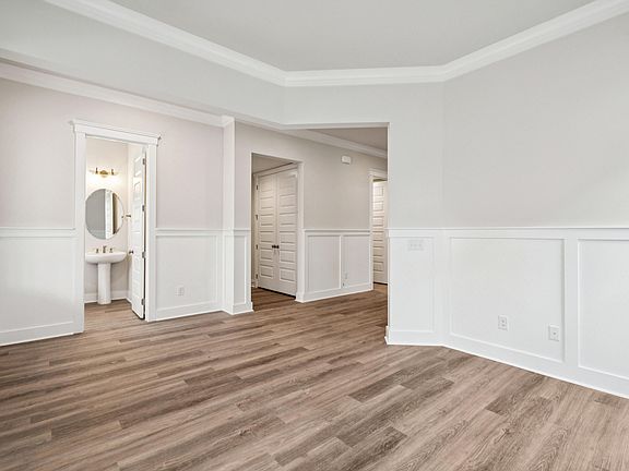 5th image of 622 June Berry Dr