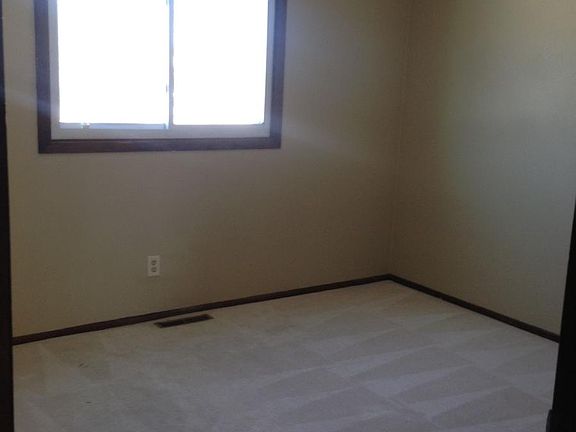4th image of 7956 Beard Ct N