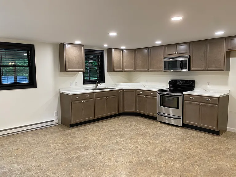 1220 Seminole Dr #2 — Photo 1