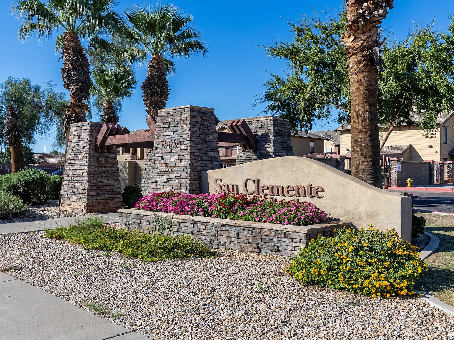 San Clemente Apartments — Photo 3