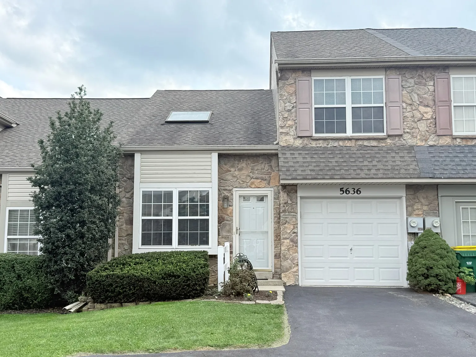 3 bed, 1715 sqft, $2,695 — Photo 1