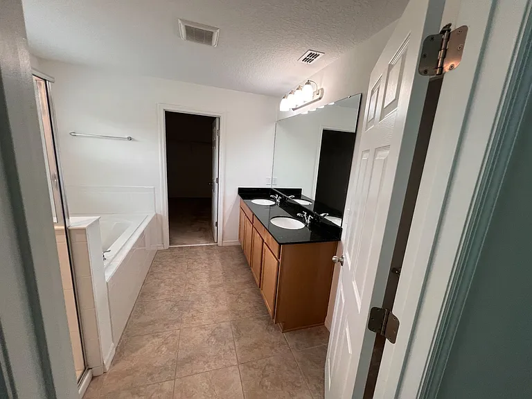 1530 Stone Arrow Ct — Photo 15