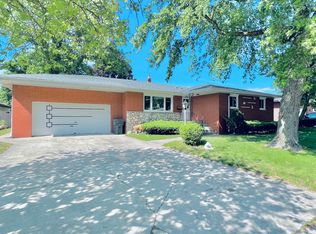 2300 185th Pl, Lansing, IL 60438