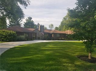 7001 Oakes Rd, Brecksville, OH 44141