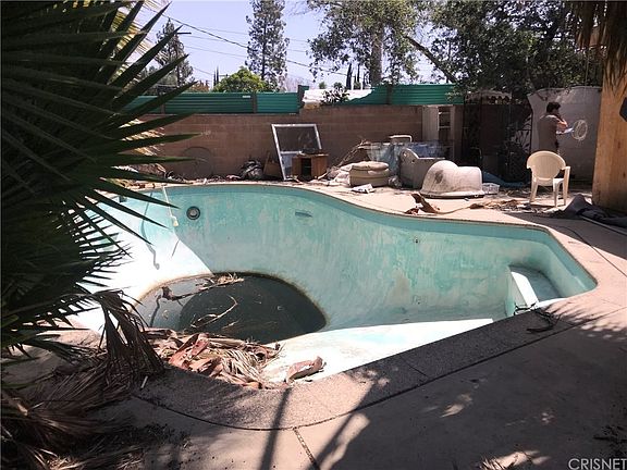 4th image of 22829 Sherman Way