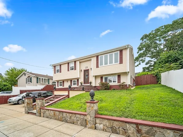 44 Judson St, Fall River, MA 02721