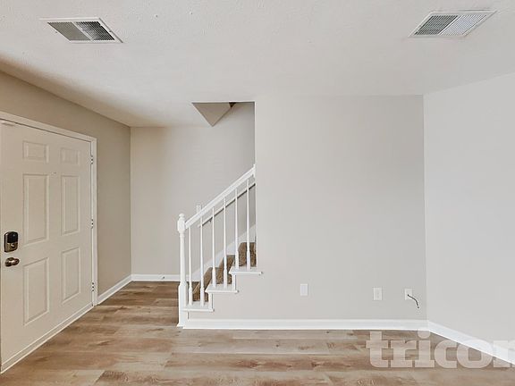 3rd image of 700 Holland Ridge Dr