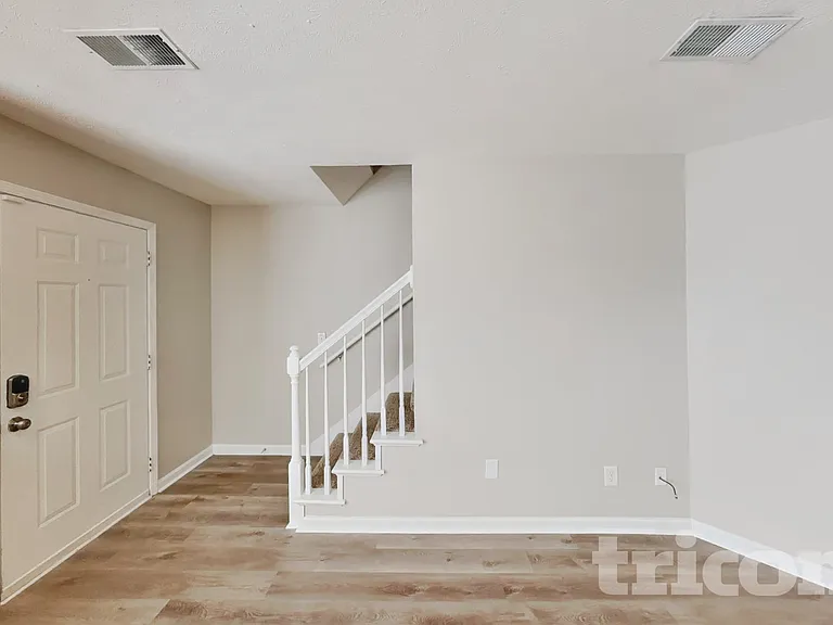 700 Holland Ridge Dr — Photo 3