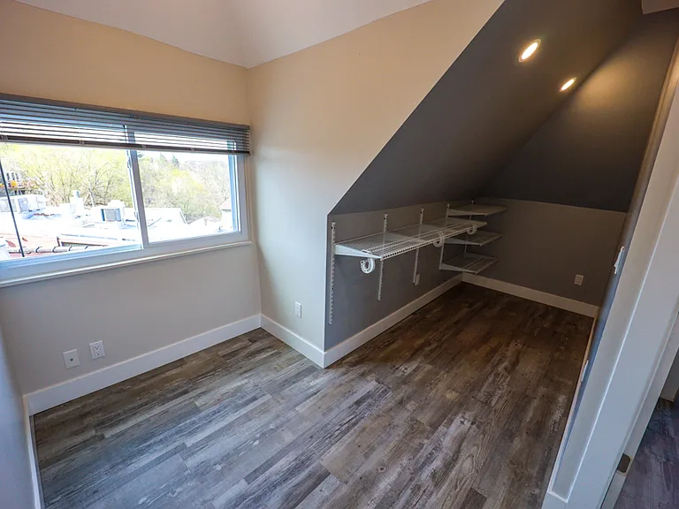 2102 Broadway Ave #1 — Photo 16