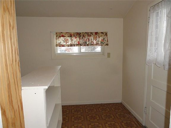 5th image of 811 Terry Ave