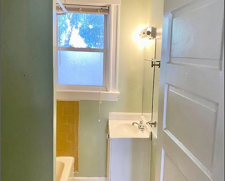 15 Glendale Avenue — Photo 5