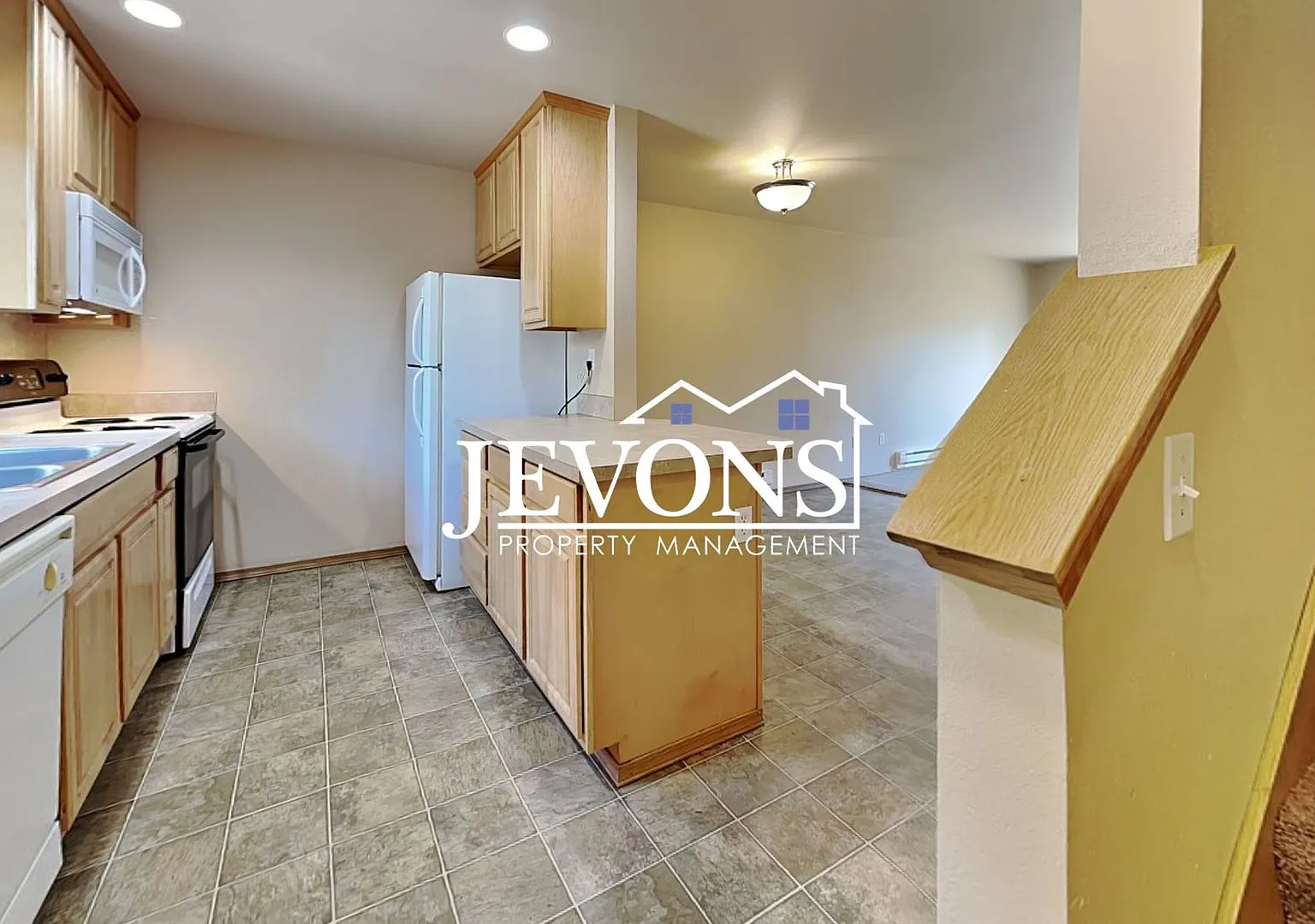 3018 S 43rd St Tacoma, WA 98409 — Photo 1