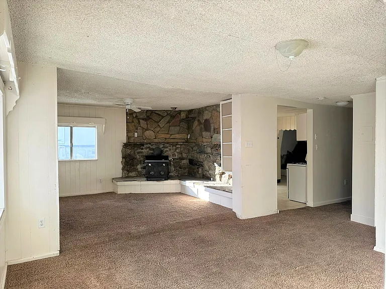 813 E Center St #A — Photo 4