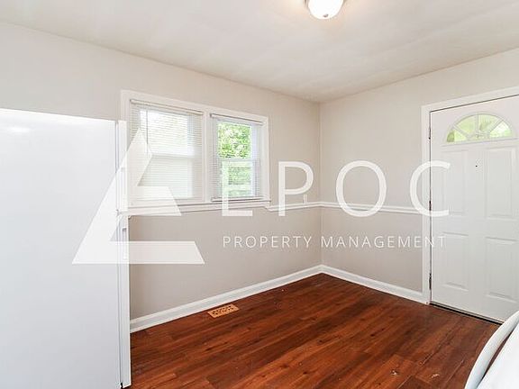 5th image of 2411 Dallas Ave