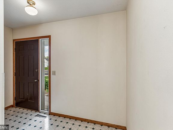 3rd image of 107 Ridgebrook Dr #107