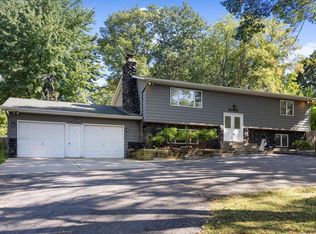 4321 Williston Rd, Minnetonka, MN 55345