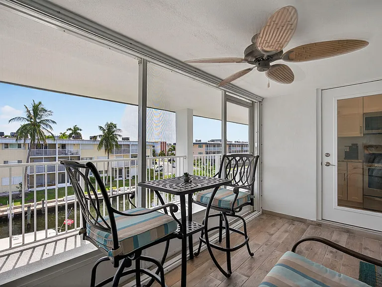 110 Shore Ct #301 — Photo 29