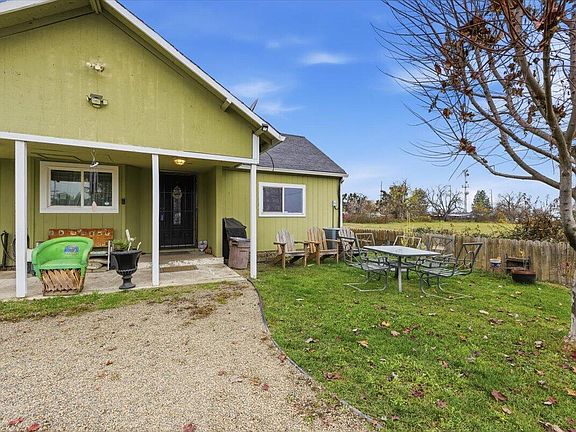 4th image of 1129 Pinecroft Ave