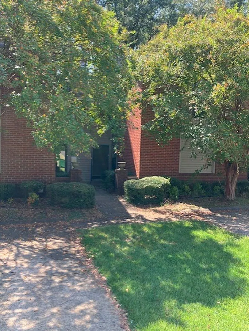 1807 Holmes Street — Photo 1