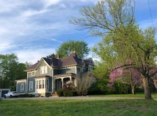 249 County St APT 4, Attleboro, MA 02703