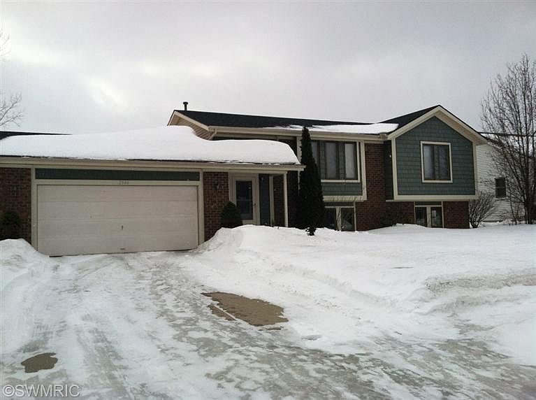 1st image of 2344 Jamestown Dr SE