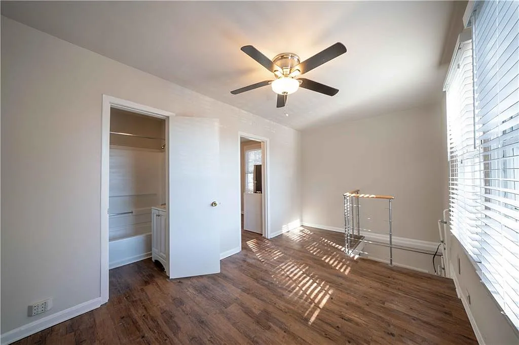 2 bed, 2.0 bath, 980 sqft, $1,600 — Photo 4