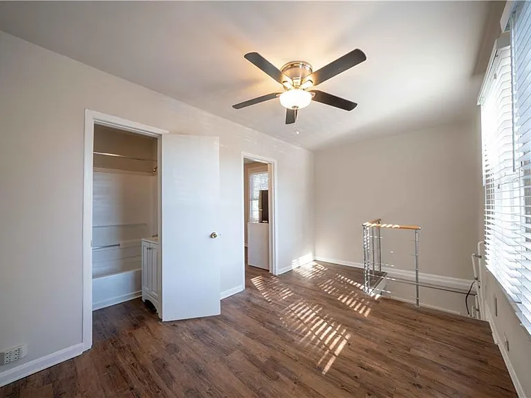 716 Lakeview Ave NE #5 — Photo 4
