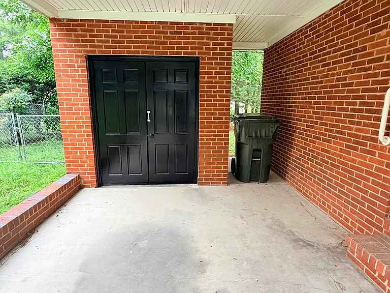2705 Glascock St — Photo 14