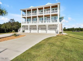 244 Grandview Dr, Sneads Ferry, NC 28460