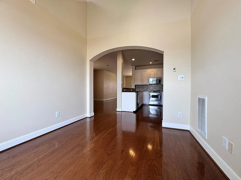 2333 Ann St — Photo 11