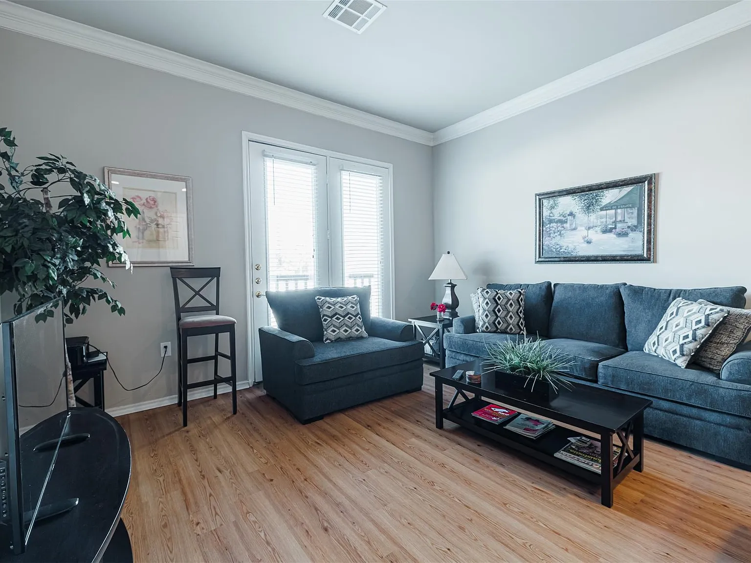 1 bed, 1.0 bath, 664 sqft, $1,900 — Photo 4
