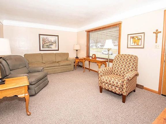 3rd image of 2358 Breezewood Dr