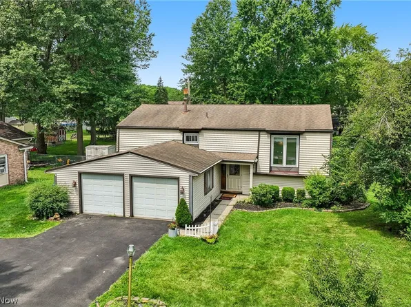8574 Usher Rd, Olmsted Township, OH 44138