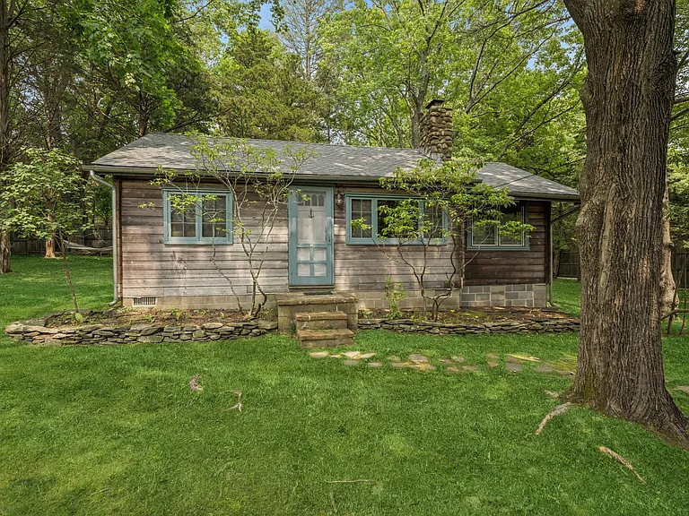 11 Richardson Ave — Photo 24