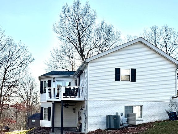 5th image of 362 Rosemary St