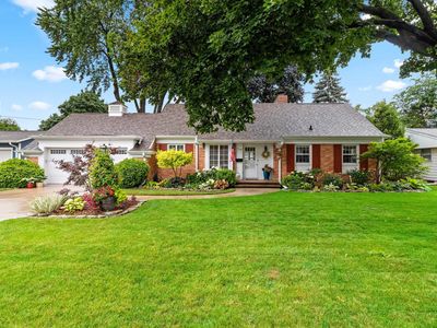 1049 Kalfahs St, Neenah, WI, 54956