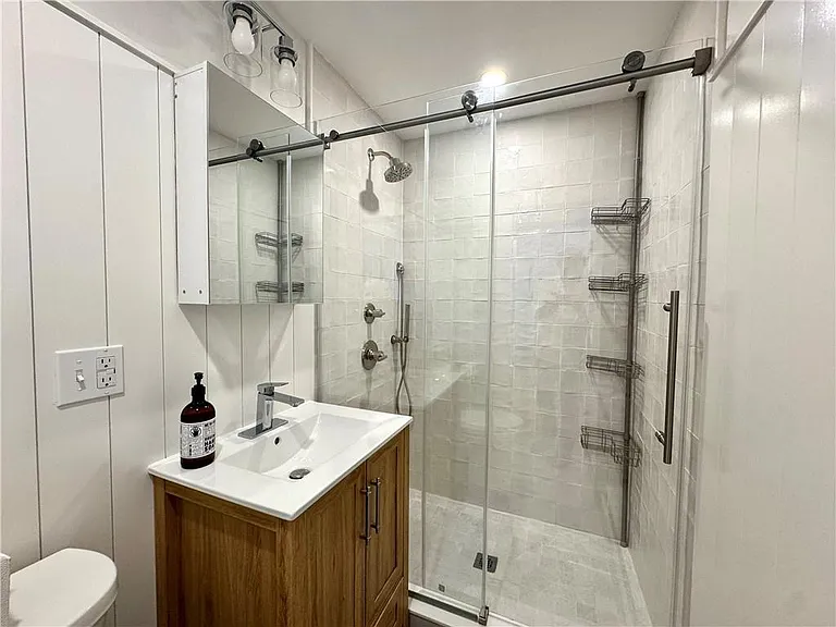 19 Walnut St — Photo 10