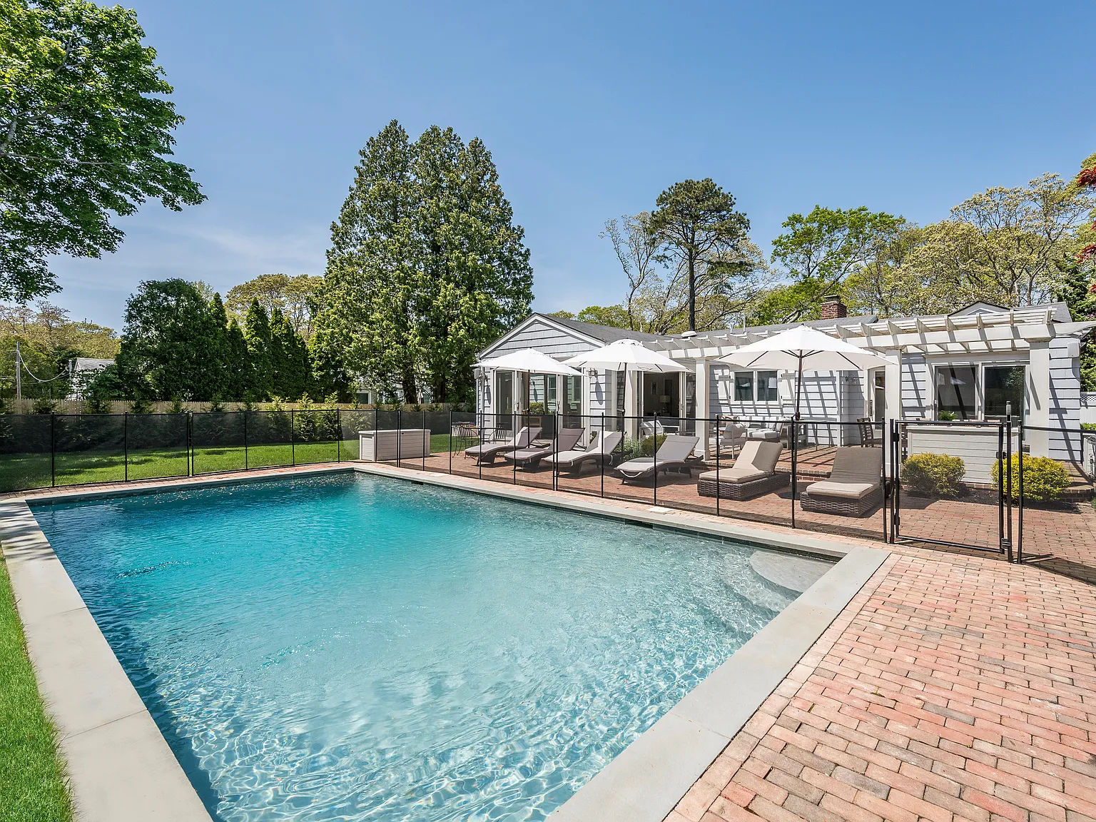 Westhampton Beach Rental for the Last Two Weeks of Summer! — Photo 1