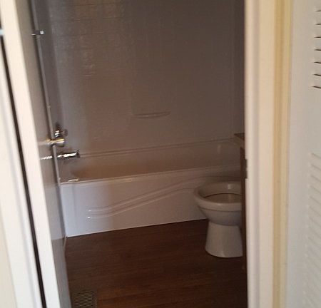4th image of 806 Ryan Ct