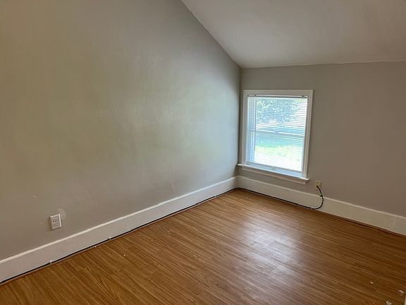 3rd image of 32 B St #32