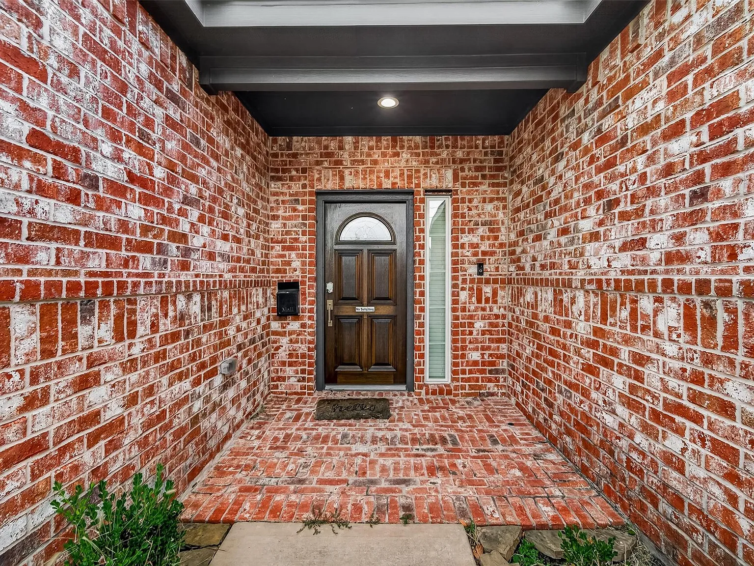 3 bed, 2.5 bath, 1742 sqft, $3,200 — Photo 3