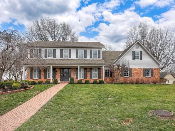 12113 Cherokee St, Leawood, KS 66209
